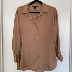 NWOT BANANA REPUBLIC Womens Gold Silky Oversized Blouse Button Down Career Wear